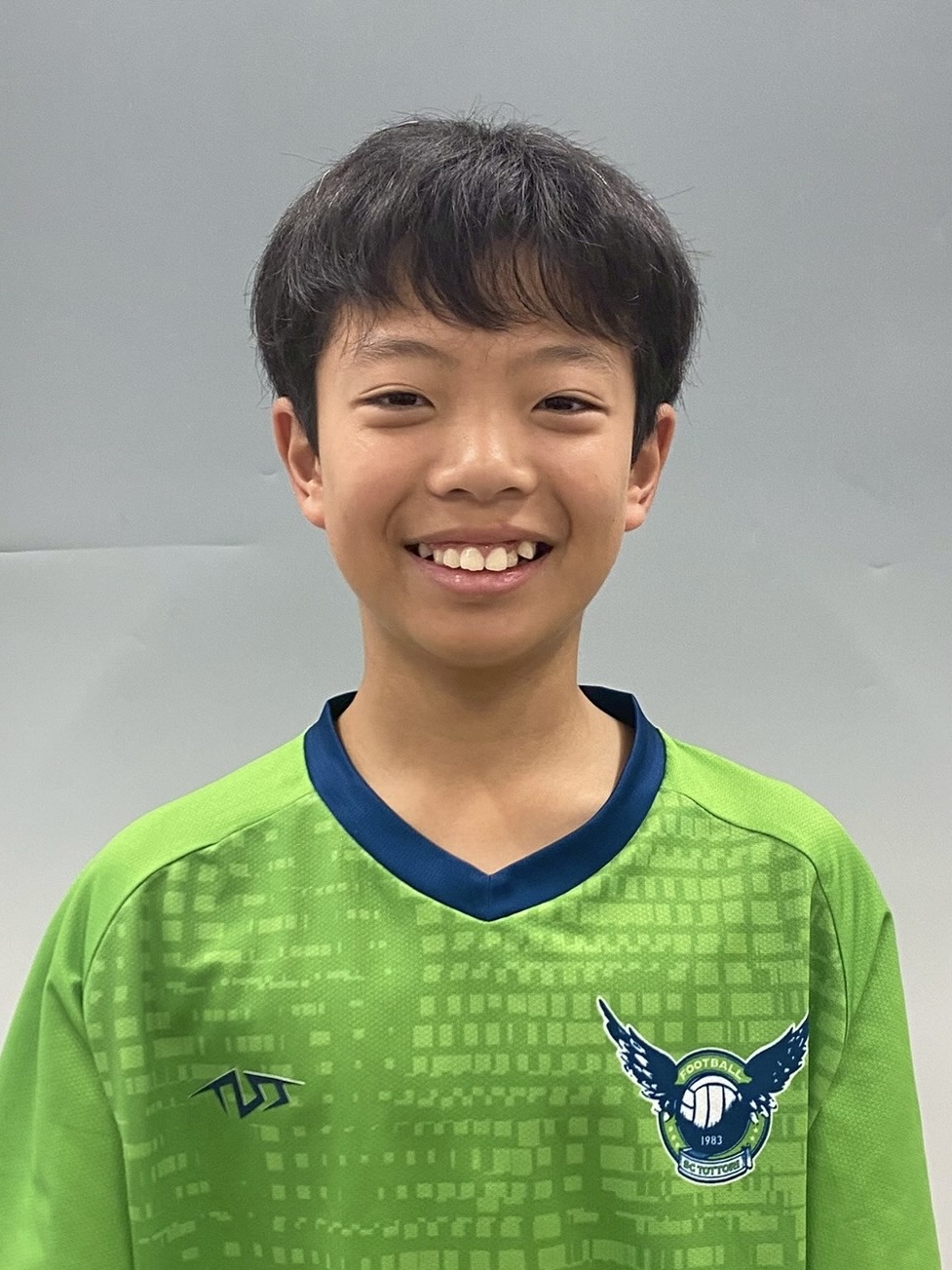 香月　颯介